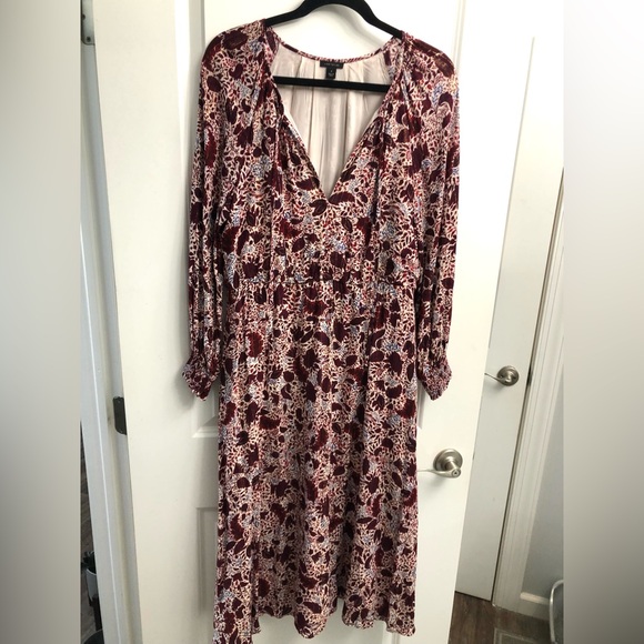Ann Taylor Dress. Size Medium - Picture 2 of 9
